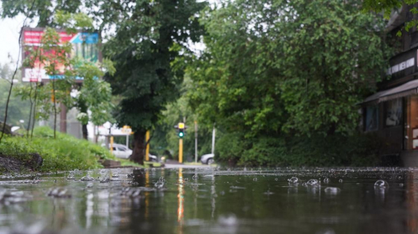 Дождь пообещали в двух в мегаполисах Казахстана сегодня