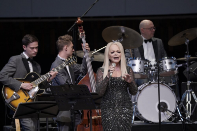 &laquo;Абзац&raquo;: Долина за юбилейный концерт может заработать мизерную сумму