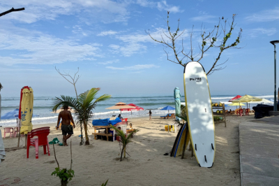 Россиянка случайно обокрала балийский пляж