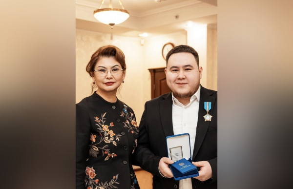 Вертикаль Иманбека: «Roses», Grammy, «Құрмет»