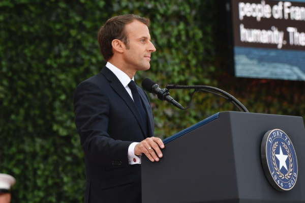 Тень архивов Эпштейна и резкий разворот Парижа: как скандал ударил по репутации Макрона