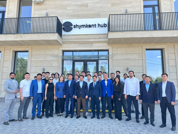 Глава Минцифры открыл Shymkent Hub