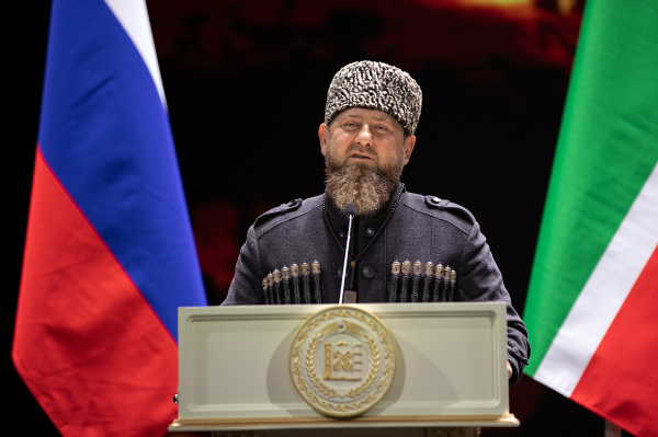 Сына Кадырова наградили медалью Озерова за заслуги в спорте