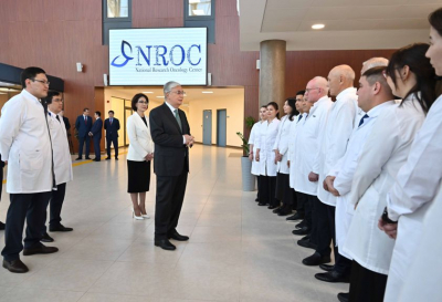 Президент посетил новый корпус Национального научного онкологического центра