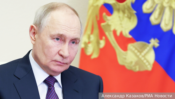 Путину на выставке в Москве показали подарок Каддафи Жириновскому