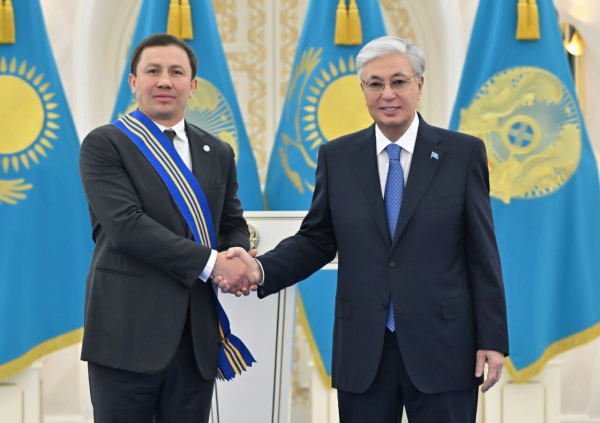 Президент наградил Геннадия Головкина орденом «Барыс»