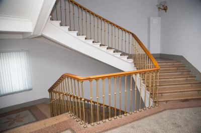 Адвокат Салкин объяснил, можно ли установить ящик для посылок в общем коридоре