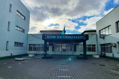 Адвокат обвинил чиновников в намеренном уничтожении школы №30 в Атырау