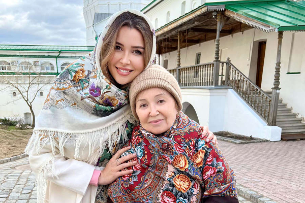 Мама покойной Анастасии Заворотнюк тепло поблагодарила Петра Чернышёва