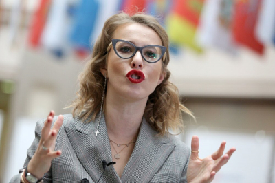 Собчак призналась в романе с режиссером на 17 лет старше