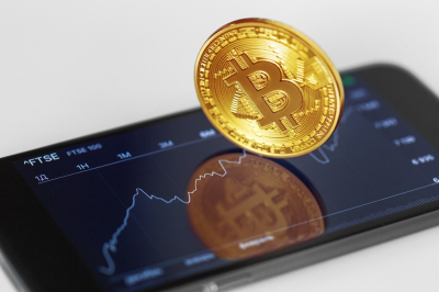 Капитализация крипторынка снижается: что происходит с BTC и ETH