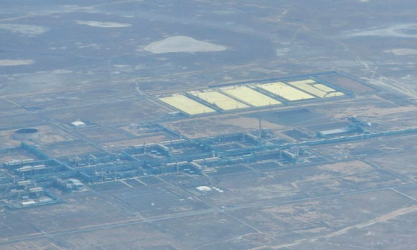 Горы серы под Атырау: $5 млрд штрафа, спор о терминах и вопрос — сколько тонн накопилось?