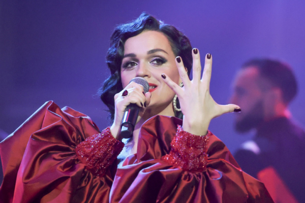 Отмена концертов, нервный срыв, измены, Долина: как живет певица Слава