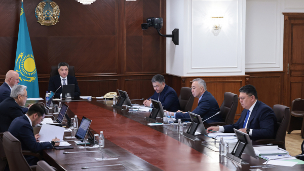 Олжас Бектенов поручил мобилизовать ресурсы в борьбе с ОРВИ