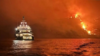 Пожар на греческом острове: восьми пассажирам яхты предъявлены обвинения