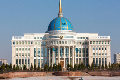 Токаев внес поправки в законодательство по ОСМС