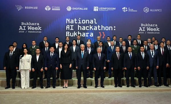 Президенты Казахстана и Узбекистана посетили хакатон по искусственному интеллекту