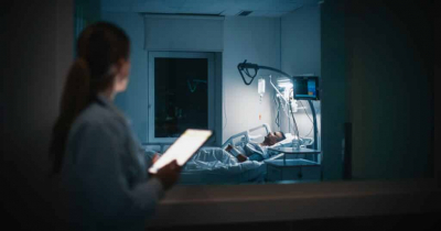 В Кокшетау пациентов после инсульта таскают по лестницам больницы