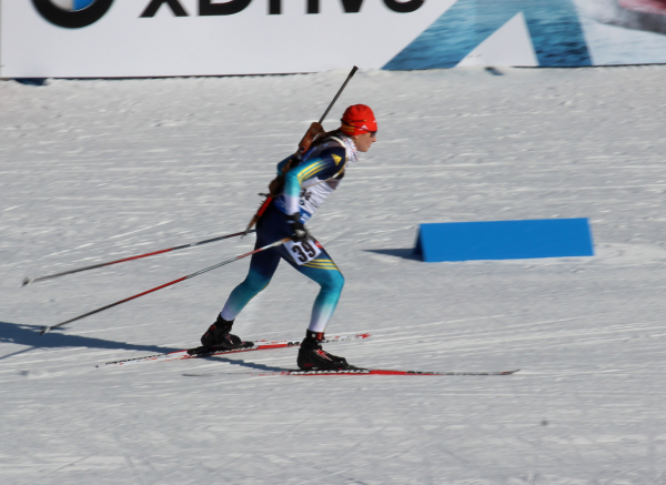Итальянская биатлонистка Виттоцци выиграла гонку преследования на ОИ в Италии