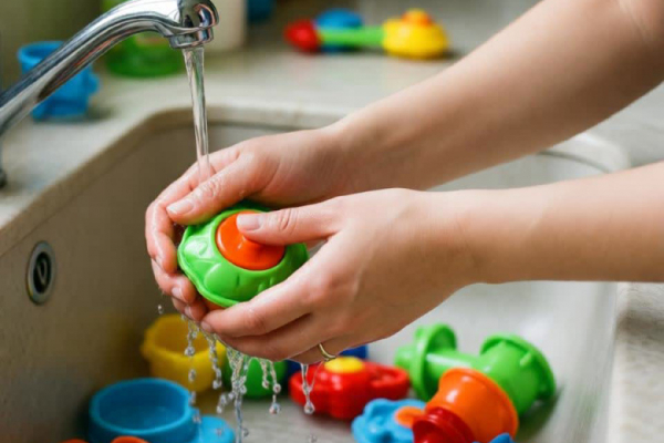 Названы безопасные средства для дезинфекции детских игрушек