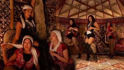 Самый обсуждаемый танец в Казахстане. Парень и девушки исполнили high heels в юрте