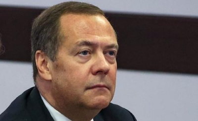 Медведев: Германия скатывается к политической модели, близкой военной диктатуре