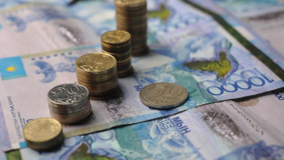 Нацбанк снизил базовую ставку: что будет с тенге и депозитами казахстанцев