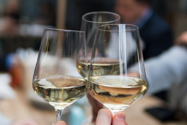 Где пить вино в Астане?