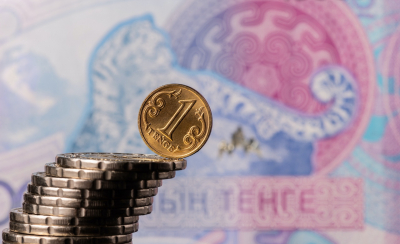 Тенге в свои 32