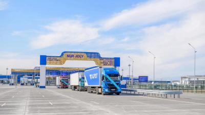 Пробка из 1500 грузовиков образовалась на границе Казахстана и Китая