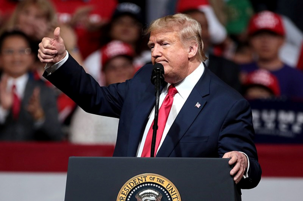 Трамп заявил, что полностью контролирует ситуацию в Ормузском проливе