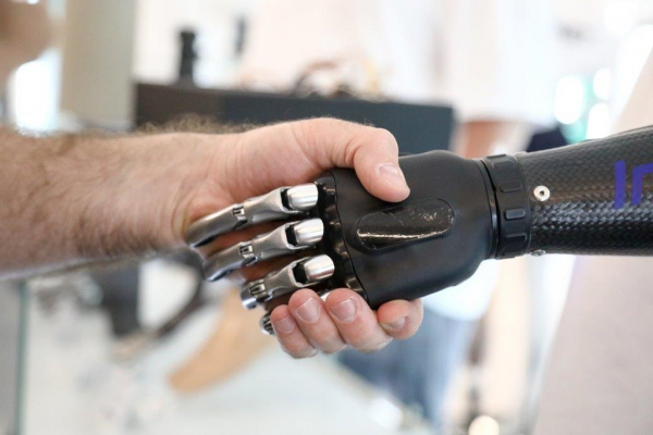 ТАСС: Нейросеть научилась мату за месяц общения с клиентами компании ЖКХ