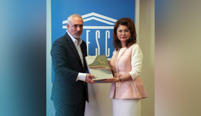 Аида Балаева вручила ЮНЕСКО проект номинации «Устюрт» в Список всемирного наследия