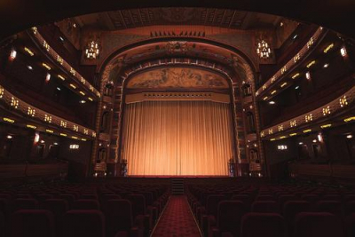 МХАТ имени Горького обессценили на 2 млрд рублей