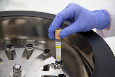 Депутат Леонов: Почетным донорам России положена денежная выплата