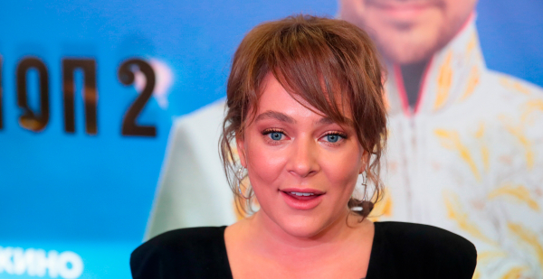 Получившая условный срок Аглая Тарасова решила продать свою одежду