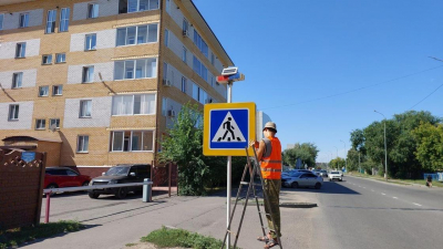 Кривые дорожные знаки обнаружили возле одной из школ в Павлодаре