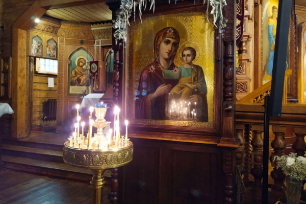 В офисе Нетаньяху объяснили первый за столетия недопуск патриарха в храм Гроба Господня