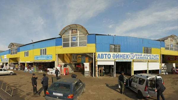 В Алматы хотят закрыть авторынок казахстанских миллиардеров