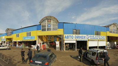 В Алматы хотят закрыть авторынок казахстанских миллиардеров