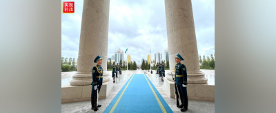Председатель КНР Си Цзиньпин принял участие в приветственной церемонии, организованной президентом Казахстана
