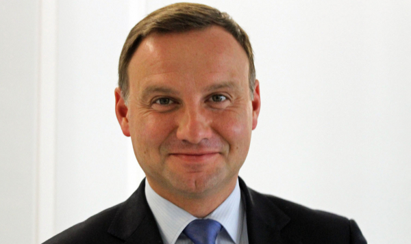 Wiadomości: Польша отклонила предложение Сикорского о переименовании аэропорта