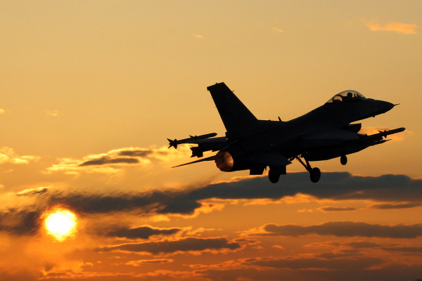 Польша подняла в воздух истребители из-за российских Су-30