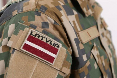Шлесерс: Латвия стала жертвой поддержки Украины