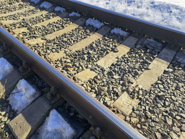Четыре вагона поезда сошли с рельсов в Татарстане