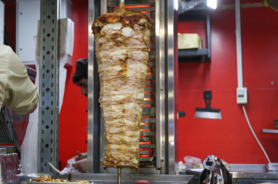 Россияне рассказали о своем отношении к шаурме