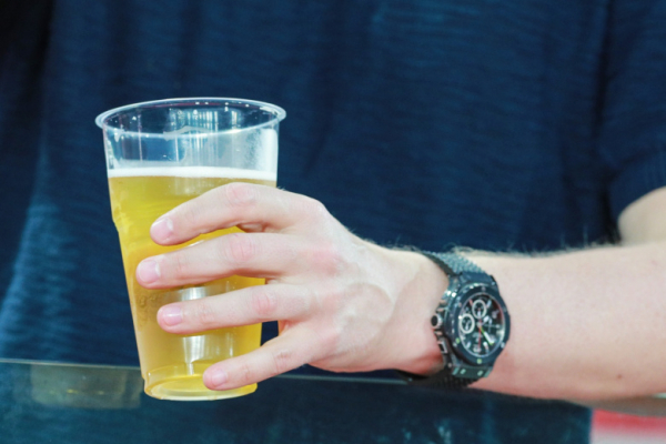 Терапевт рассказала неприятную правду о безалкогольном пиве