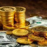 ЦБ закручивает гайки: вывезти наличные и золото из России станет еще труднее