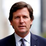 Такер Карлсон назвал Зеленского «сумасшедшим тираном»: украинцы — заложники неизбранного президента