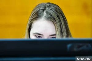 Кашляющий коллега заразит вас за один день: как защититься от ОРВИ в офисе